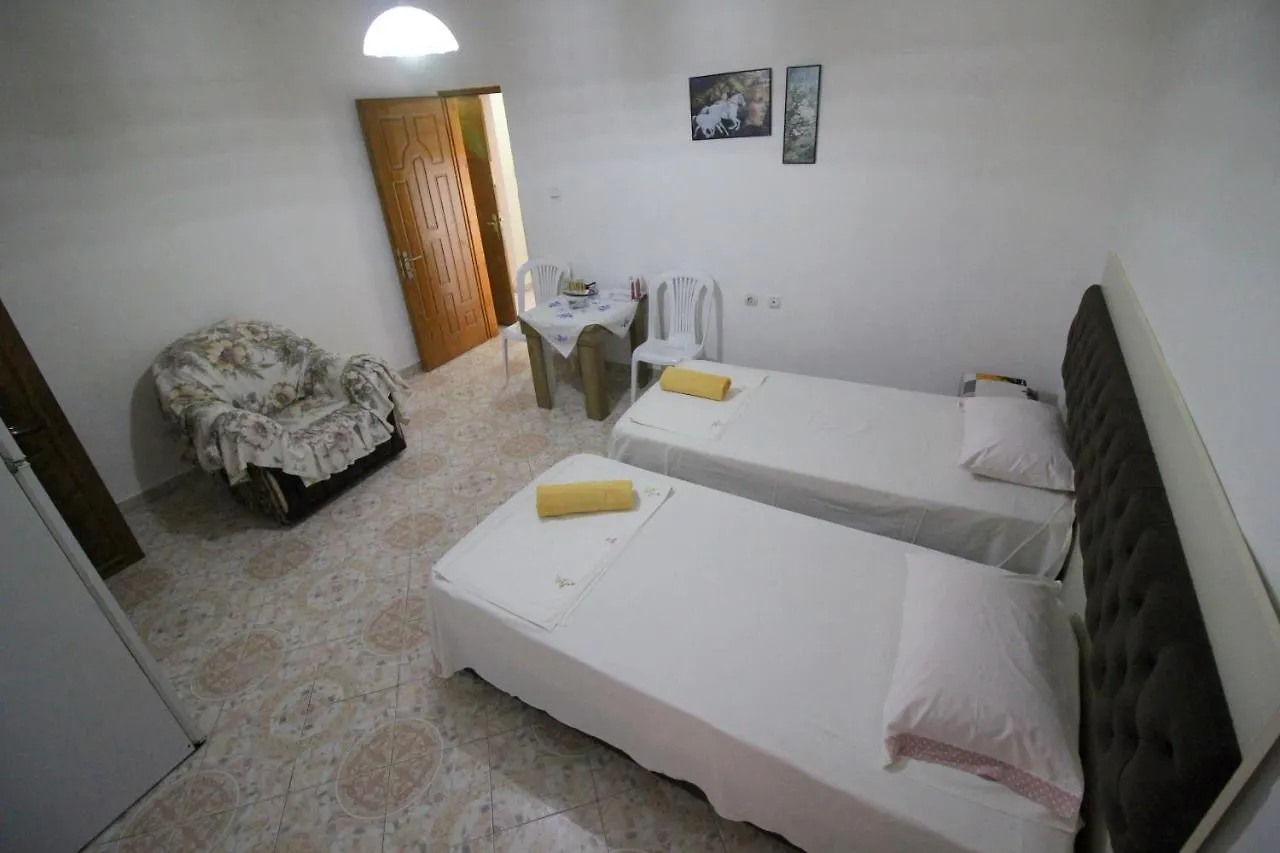 Mona'S Apartments Σαράντα