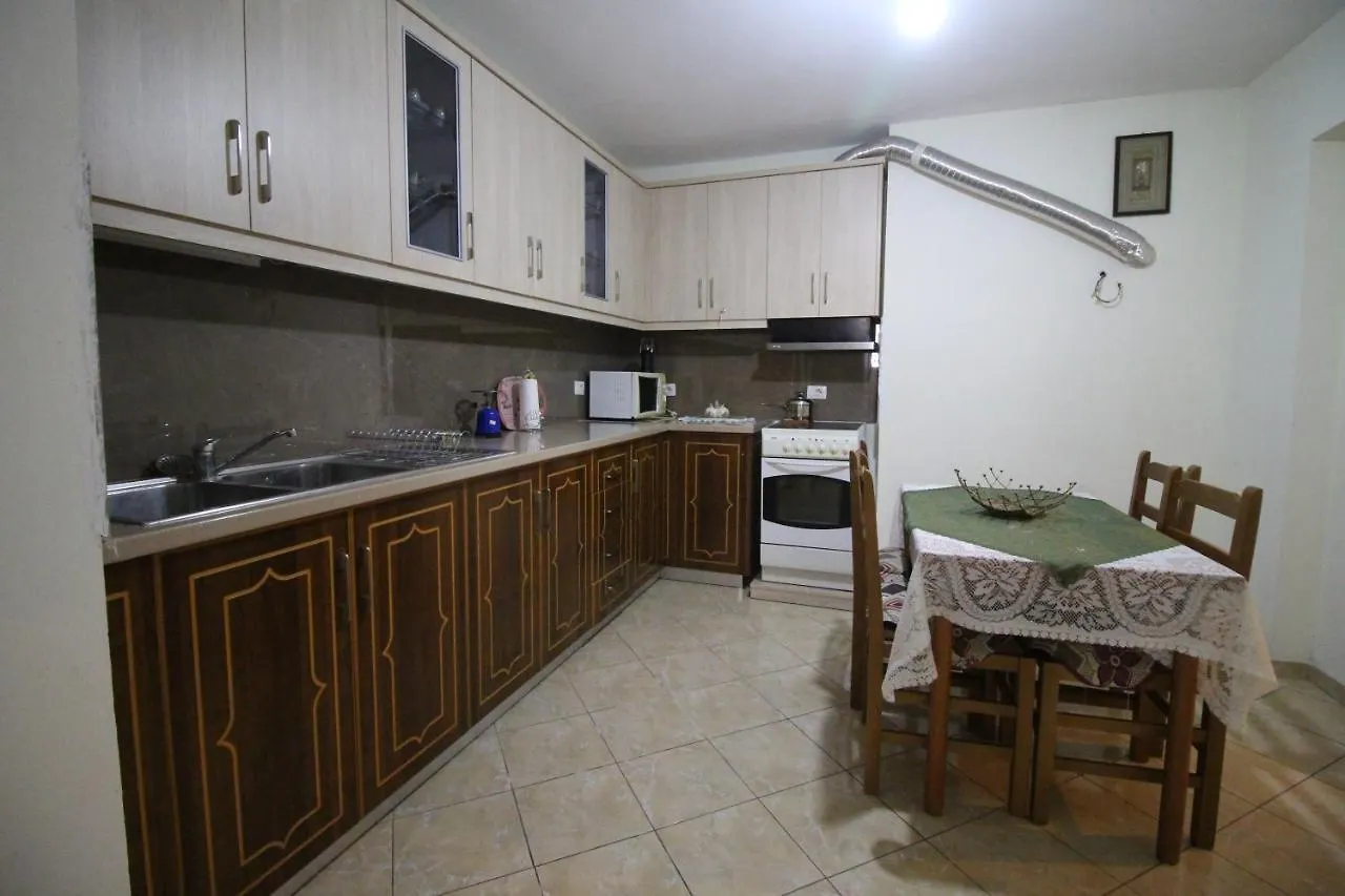 Mona'S Apartments Σαράντα