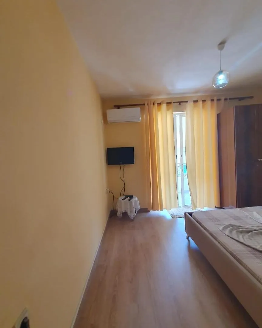 Mona'S Apartments Σαράντα
