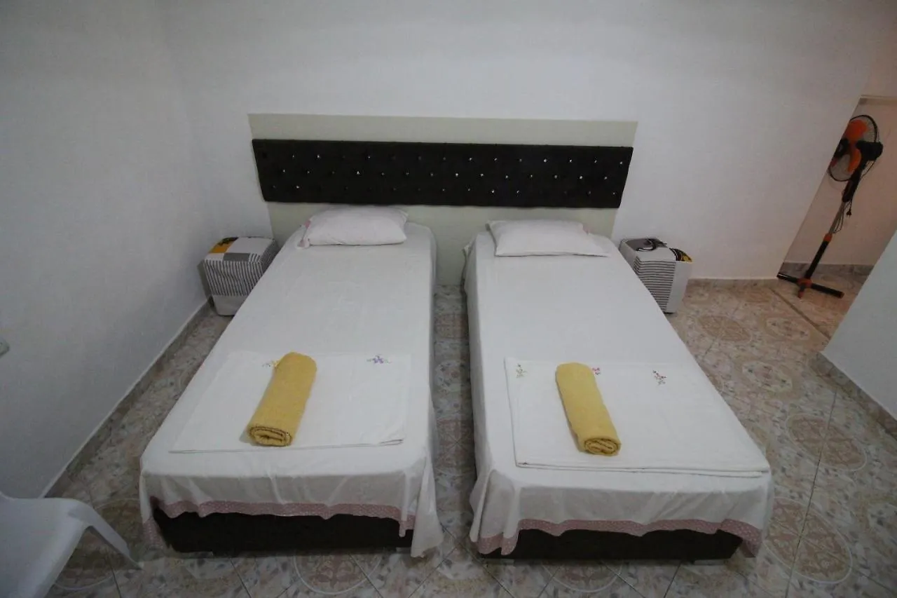 Mona'S Apartments Σαράντα